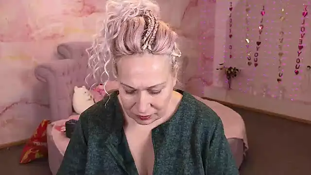 Penelope Pinky online show from October 2025 08:56:02 AM