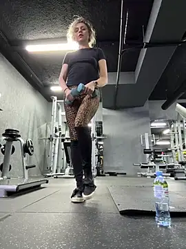 Snapshot of Nylon_play chatting on December 2024 05:58:02 PM Nylon play online show from December 2024 05:58:02 PM