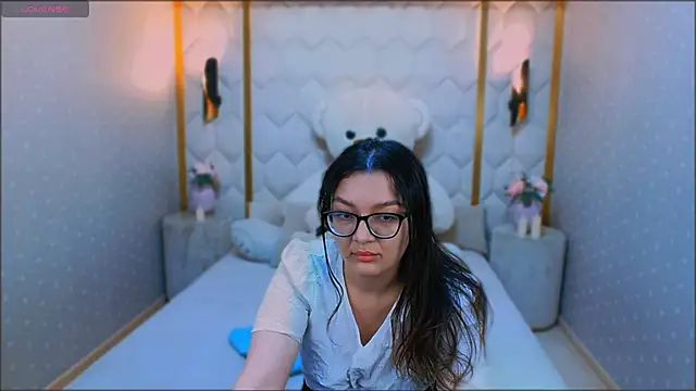 Snapshot of ZarifaBev chatting on January 2025 01:14:01 PM ZarifaBev online show from January 2025 01:14:01 PM