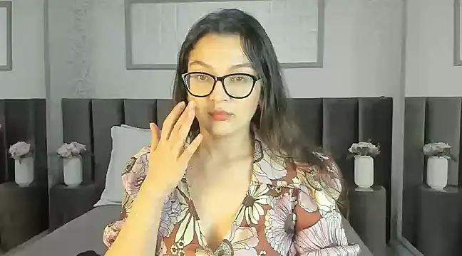 Snapshot of ZarifaBev chatting on January 2025 08:11:02 PM ZarifaBev online show from January 2025 08:11:02 PM