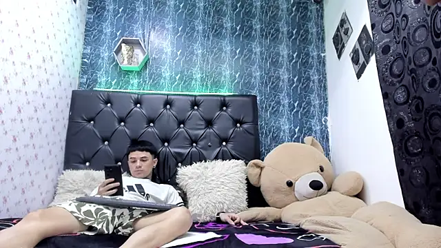 Snapshot of exotic_hot_couple chatting on January 2026 07:30:01 PM exotic hot couple online show from January 2026 07:30:01 PM