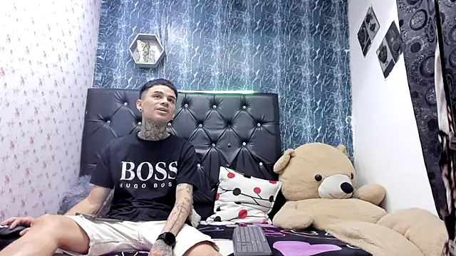 Snapshot of exotic_hot_couple chatting on February 2026 09:59:02 PM exotic hot couple online show from February 2026 09:59:02 PM