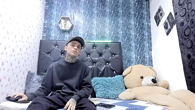 Snapshot of exotic_hot_couple chatting on March 2026 10:28:02 PM exotic hot couple online show from March 2026 10:28:02 PM