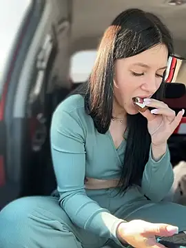 JulliaVegas online show from February 2025 05:41:01 AM