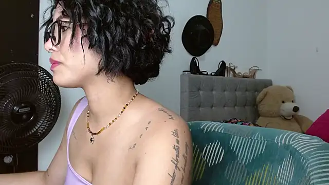 Sexy Lia  online show from May 2026 12:19:02 AM