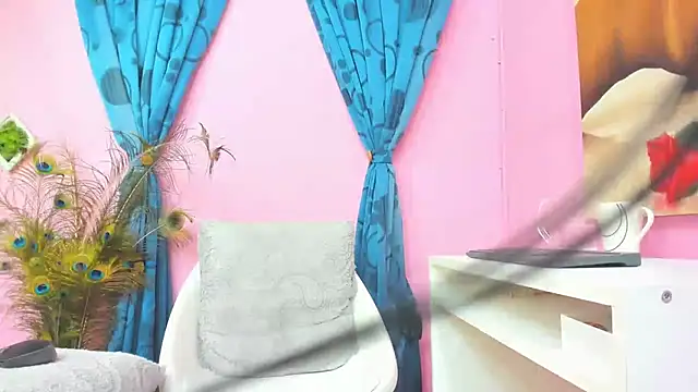 Snapshot of miss--flora chatting on December 2024 07:42:02 PM miss--flora online show from December 2024 07:42:02 PM