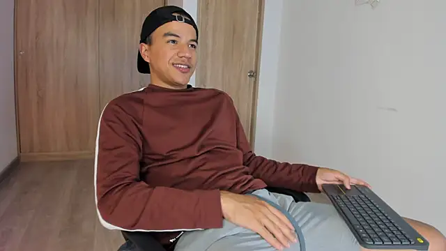 Snapshot of lucas_wellx chatting on May 2026 02:20:02 AM lucas wellx online show from May 2026 02:20:02 AM