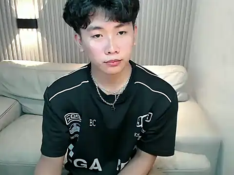 dangerzone0122 online show from October 2025 05:33:02 PM