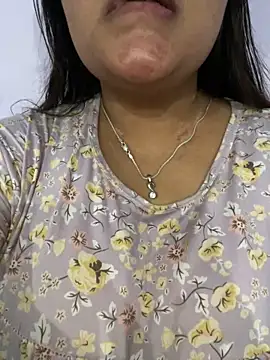 leylafleece online show from March 2025 01:49:01 PM