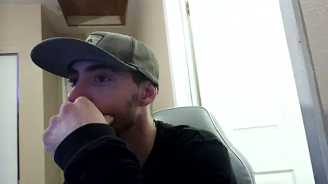 Huntzg23 online show from March 2026 06:01:02 PM