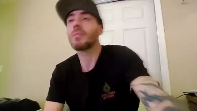Huntzg23 online show from April 2026 05:43:02 AM