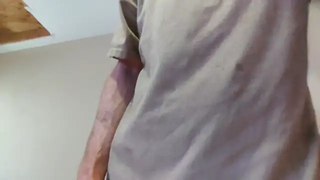 Huntzg23 online show from June 2026 03:06:02 PM