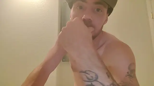 Huntzg23 online show from June 2026 04:02:01 AM