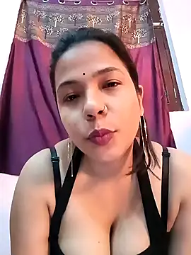 Hot-shot99 online show from January 2025 01:03:01 PM