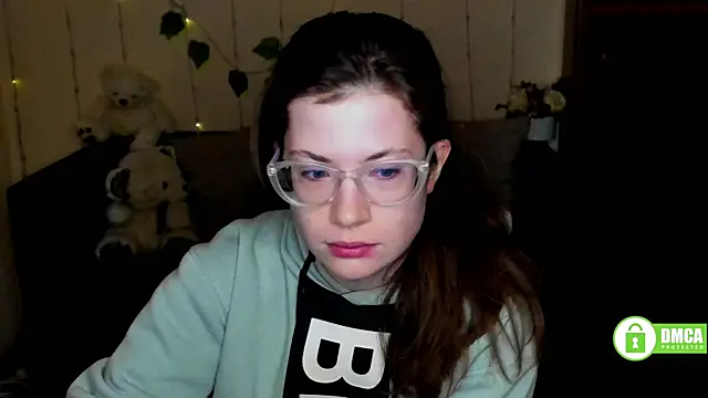 Snapshot of Alicia_redfollow chatting on February 2025 06:24:02 PM Alicia redfollow online show from February 2025 06:24:02 PM