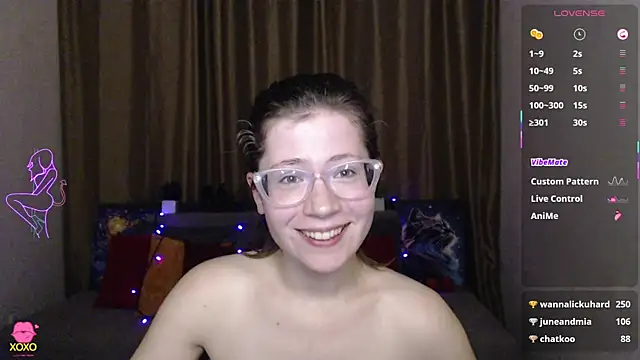 Snapshot of Alicia_redfollow chatting on March 2025 09:30:01 AM Alicia redfollow online show from March 2025 09:30:01 AM