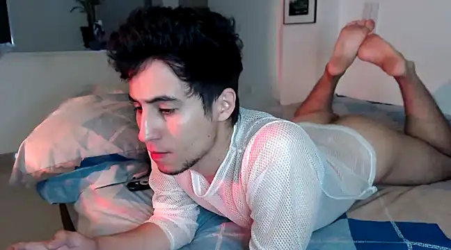 Snapshot of GamerQuinn chatting on January 2025 01:24:02 PM GamerQuinn online show from January 2025 01:24:02 PM