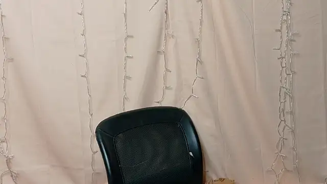 leenieb88 online show from February 2025 01:11:01 AM