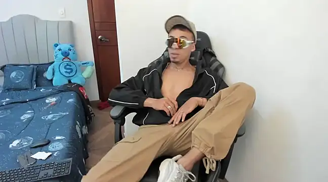 twink latino5 online show from January 2025 03:32:02 AM