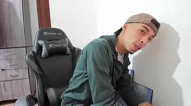 twink latino5 online show from March 2025 02:04:02 PM
