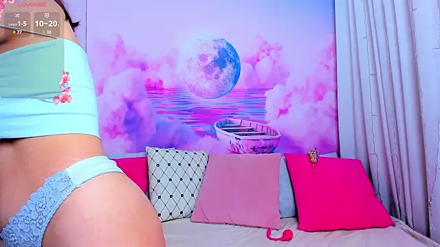 Curvy Dynamite  online show from January 2025 01:11:01 AM