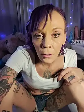 MommyMisfit online show from July 2026 02:48:02 AM