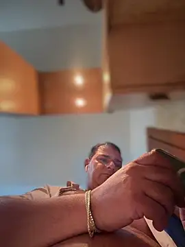 SecretlyDD online show from February 2026 10:19:02 AM