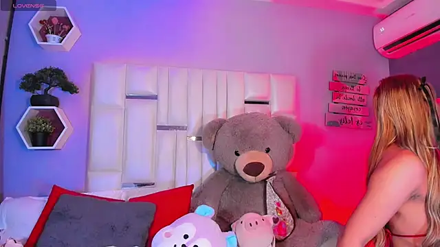 Aileen 18 online show from October 2025 04:59:01 AM