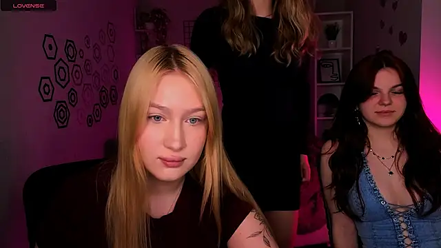 playful sophie online show from May 2026 07:43:02 PM