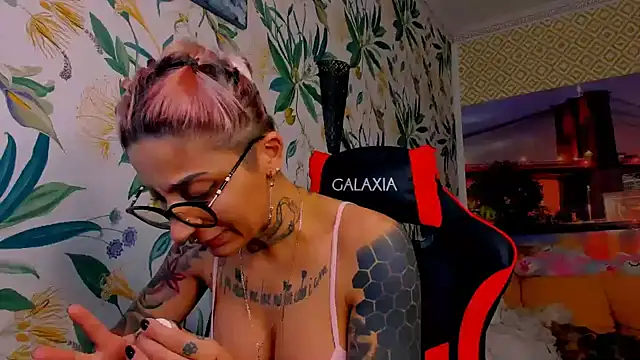 Lucky Deniz online show from December 2025 09:08:02 PM