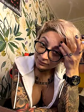 Lucky Deniz online show from December 2025 10:11:01 AM