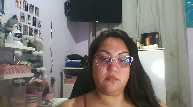 Snapshot of Paolaa_hoot chatting on February 2025 04:03:02 AM Paolaa hoot online show from February 2025 04:03:02 AM