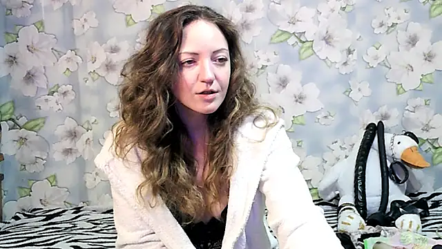 Snapshot of KattyLuuu chatting on March 2025 06:41:02 AM KattyLuuu online show from March 2025 06:41:02 AM