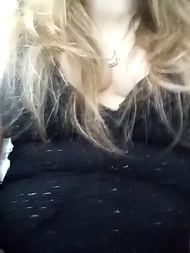 Snapshot of KattyLuuu chatting on April 2026 10:05:01 AM KattyLuuu online show from April 2026 10:05:01 AM