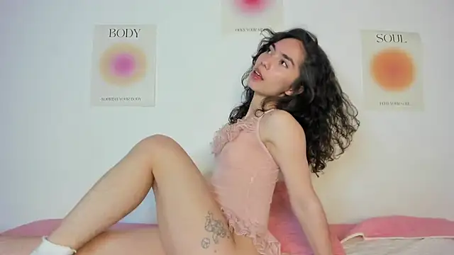 Ana is from Heaven online show from October 2025 01:25:01 AM