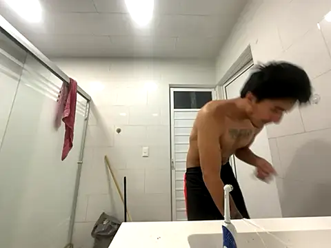 GIOOOO568 online show from October 2025 12:33:02 AM