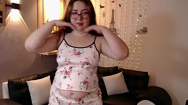 chloe prg online show from February 2025 04:14:01 PM