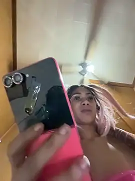 Snapshot of carmelbbyx22 chatting on April 2026 03:53:02 PM carmelbbyx22 online show from April 2026 03:53:02 PM