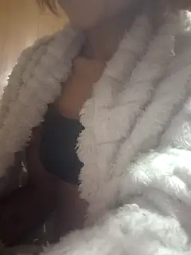 Snapshot of carmelbbyx22 chatting on April 2026 10:53:01 AM carmelbbyx22 online show from April 2026 10:53:01 AM