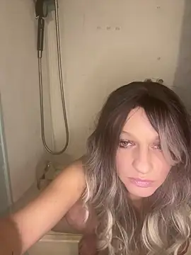 Snapshot of KarmaXblayze chatting on December 2024 05:12:02 AM KarmaXblayze online show from December 2024 05:12:02 AM