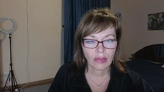 Snapshot of Miss_Moren chatting on November 2025 12:11:01 PM Miss Moren online show from November 2025 12:11:01 PM