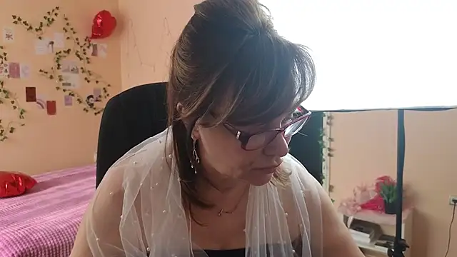 Snapshot of Miss_Moren chatting on March 2026 06:17:01 AM Miss Moren online show from March 2026 06:17:01 AM