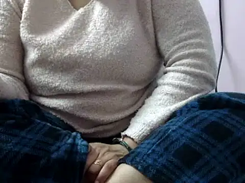 Housewife12 online show from January 2025 06:00:01 PM