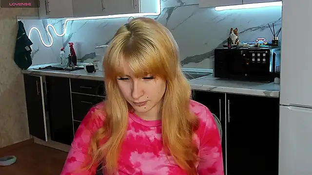 Snapshot of Sweet_white_chocolate chatting on March 2026 09:04:01 AM Sweet white chocolate online show from March 2026 09:04:01 AM