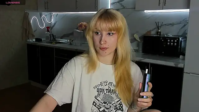 Snapshot of Sweet_white_chocolate chatting on March 2026 10:27:02 AM Sweet white chocolate online show from March 2026 10:27:02 AM