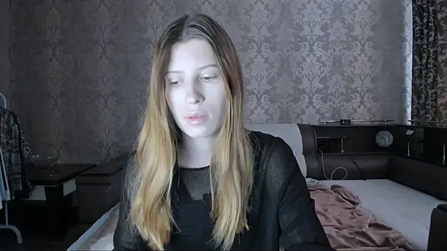 Agnes Allenn online show from September 2025 10:15:02 AM