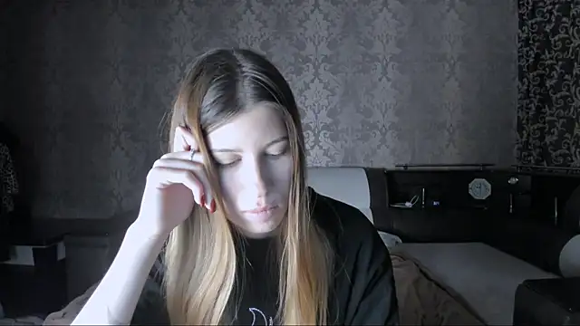 Agnes Allenn online show from October 2025 10:59:02 AM