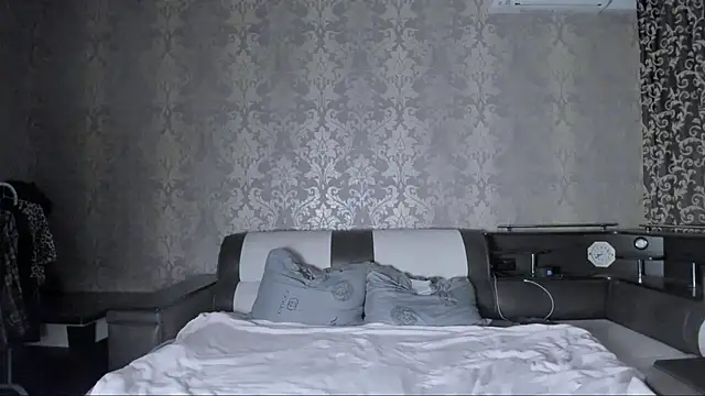 Agnes Allenn online show from October 2025 12:17:02 PM