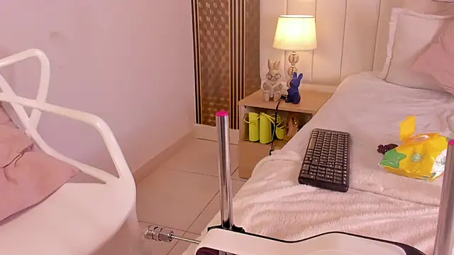  dakota a online show from March 2025 06:43:01 PM