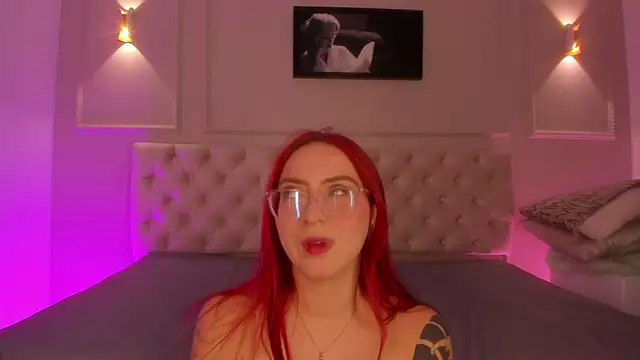 Snapshot of anniemartinezz chatting on September 2025 01:32:01 PM anniemartinezz online show from September 2025 01:32:01 PM